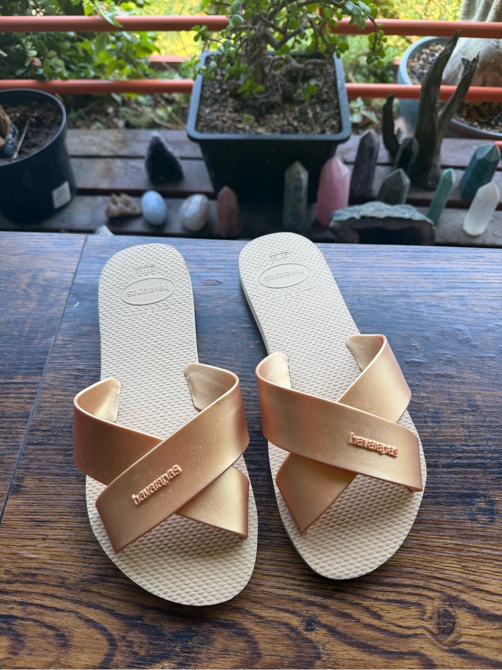 Havianas Gold Aqua Metallic Slides
